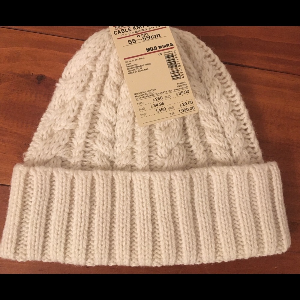 NWT Muji cable knit beanie